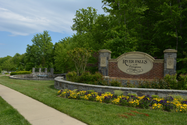 River Falls includes 351 homes on one-fifth acre to five acre lots. The development and golf course were established around 2000 with three builders, Equity, Craft Mark and Basheer Edgemore. The community amenities include a pool, tennis and basketball courts, walking trails, and Old Hickory Golf Course.