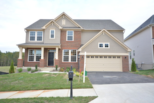 This is listing ST8616960. It has 3,273 finished square feet, 4 bedrooms, and 2.5 bathrooms.