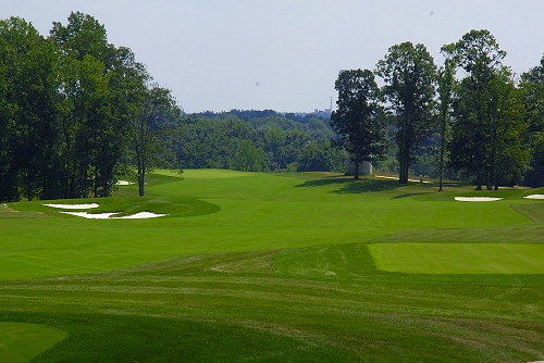 Features at Laurel Hill include practice facilities, clubhouse, banquet and dining facilities, catering, and pro shop.